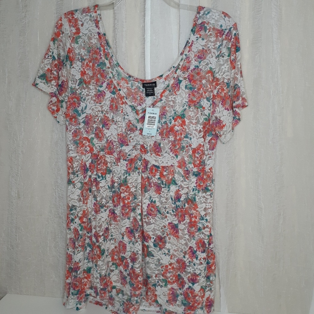 Torrid Women’s Sheer Floral V-Neck Blouse‎ w/ Orange, Green, Cream Torrid size 2